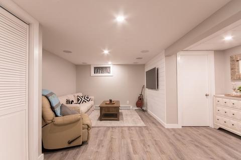 301 Austin, Fall River, MA 02723 photo 23