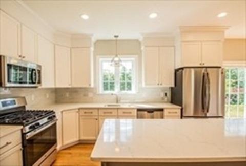 8 Northbridge Rd, Mendon, MA 01756 photo 2
