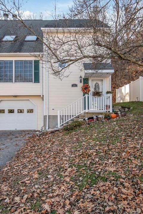 11 Jonathan Cir, Worcester, MA 01604 photo 2