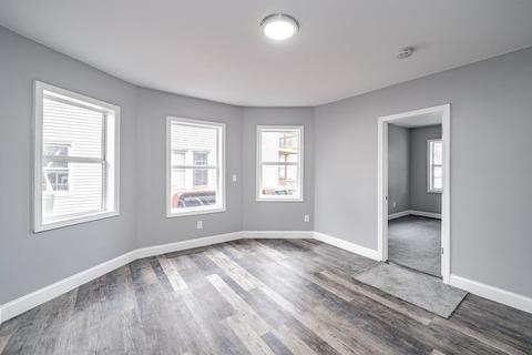 261 Oakland St, Springfield, MA 01108 photo 9