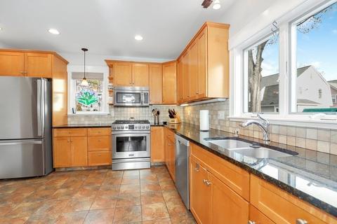 32 Cedar St, Wakefield, MA 01880 photo 12