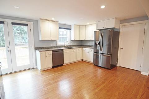 49 Nutmeg Dr, Springfield, MA 01129 photo 4