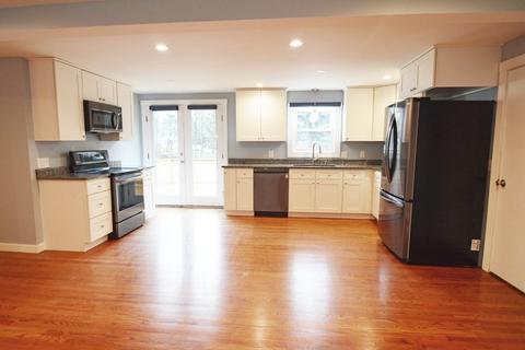 49 Nutmeg Dr, Springfield, MA 01129 photo 2