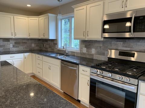 39 Herbert Ave, Springfield, MA 01119 photo 3