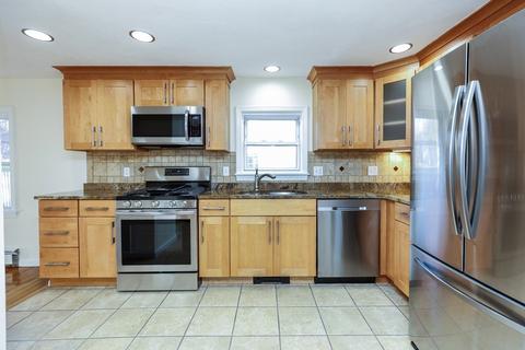 2 Cole Rd, Danvers, MA 01923 photo 12