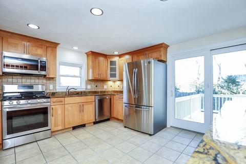 2 Cole Rd, Danvers, MA 01923 photo 14
