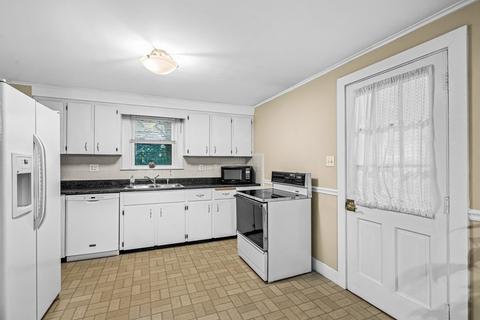 14 Vandergrift St, Lawrence, MA 01843 photo 2