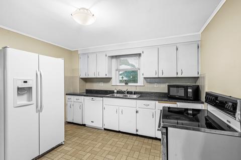 14 Vandergrift St, Lawrence, MA 01843 photo 9