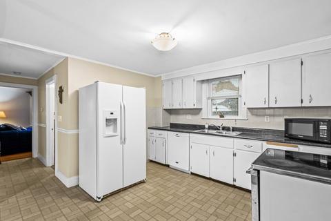 14 Vandergrift St, Lawrence, MA 01843 photo 8