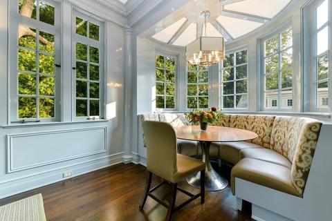 8 Rolling Ln, Weston, MA 02493 photo 17
