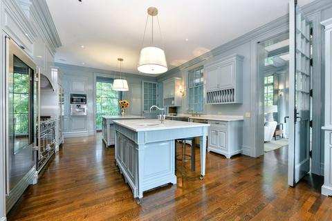 8 Rolling Ln, Weston, MA 02493 photo 13