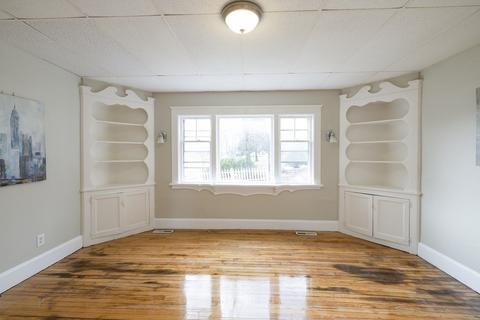 38 Schofield Ave, Dudley, MA 01571 photo 13