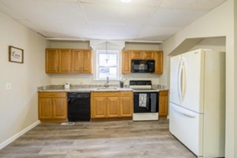 38 Schofield Ave, Dudley, MA 01571 photo 6