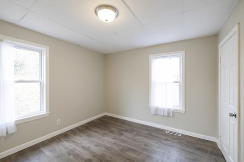 38 Schofield Ave, Dudley, MA 01571 photo 19