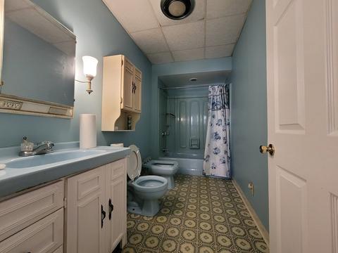 556 Bradford Ave, Fall River, MA 02721 photo 9