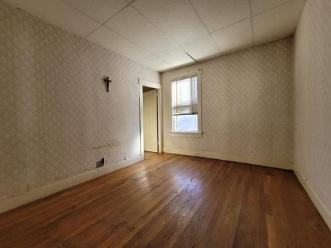 556 Bradford Ave, Fall River, MA 02721 photo 16