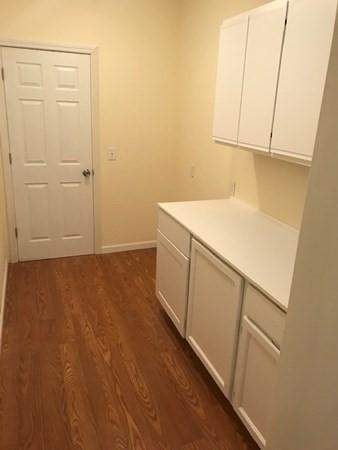 39 Cedar St, Springfield, MA 01105 photo 9