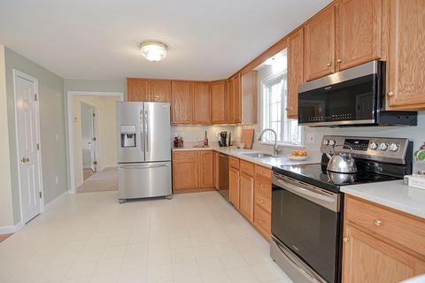 6 Tipperary Dr, Sutton, MA 01590 photo 8