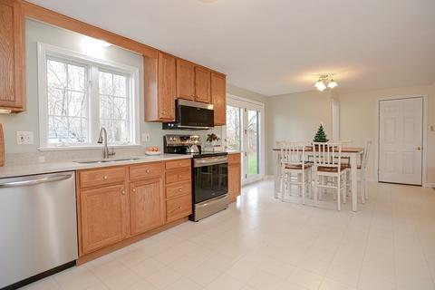6 Tipperary Dr, Sutton, MA 01590 photo 9