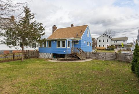 20 Bates St, Northampton, MA 01060 photo 4