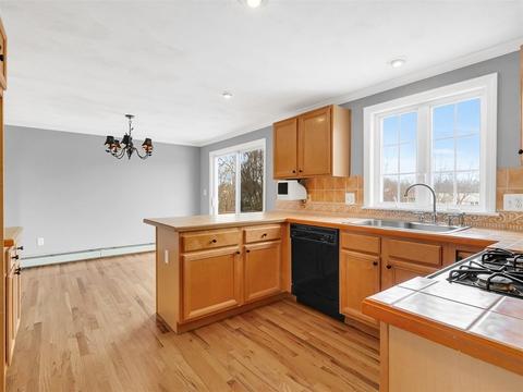 11 Hyde St #B, Danvers, MA 01923 photo 9