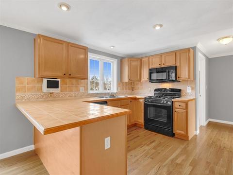11 Hyde St #B, Danvers, MA 01923 photo 8