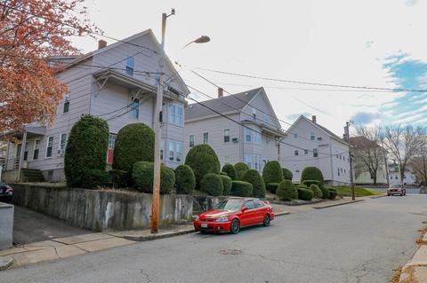 26 Pearl St, Woonsocket, RI 02895 photo 4