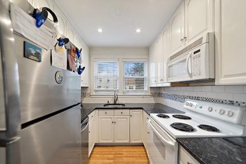 9 Dudley St, Walpole, MA 02081 photo 5