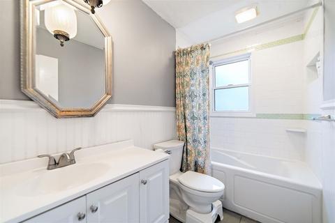 9 Dudley St, Walpole, MA 02081 photo 6
