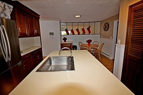 22 Radcliffe Rd, Beverly, MA 01915 photo 9