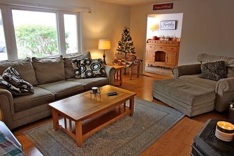 22 Radcliffe Rd, Beverly, MA 01915 photo 4