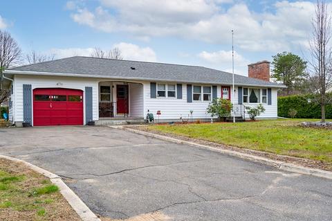 50 Overlook Dr, Easthampton, MA 01027 photo 2