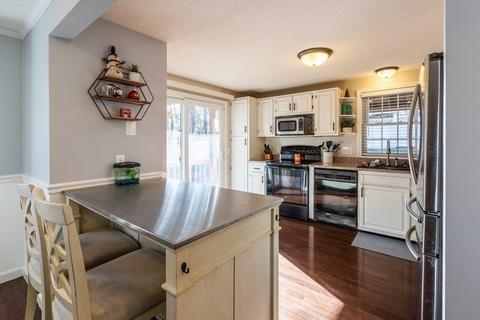18 Springbrook Rd, Auburn, MA 01501 photo 2