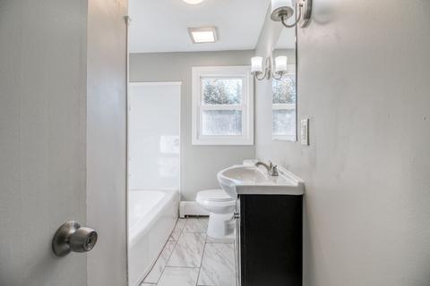 55 Blodgett St, Springfield, MA 01108 photo 9