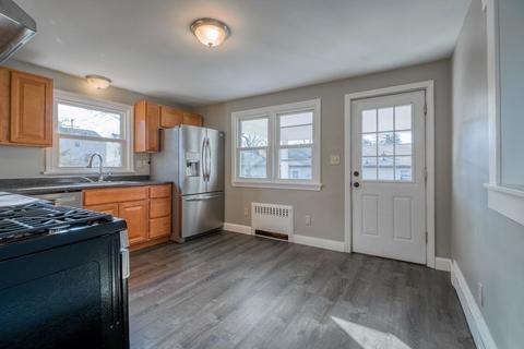 55 Blodgett St, Springfield, MA 01108 photo 5
