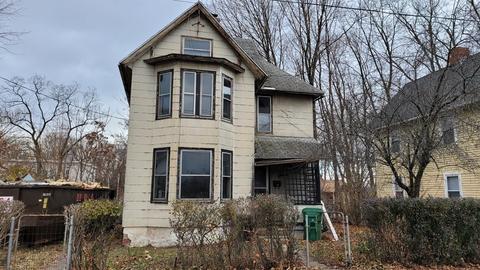 7 Clinton St, Chicopee, MA 01013 photo 2
