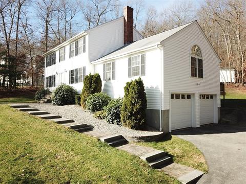 6 Nicholas Cir, Webster, MA 01570 photo 2
