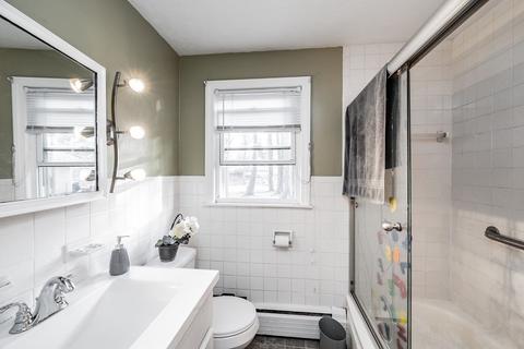 89 Chauncey Dr, Springfield, MA 01129 photo 9