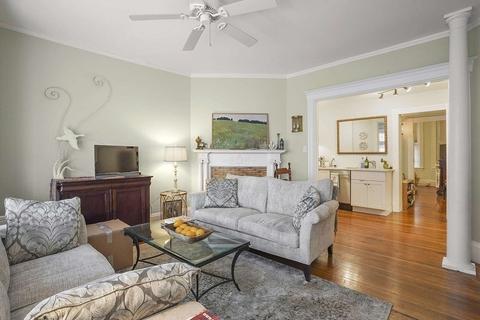 686 Washington St, Brookline, MA 02446 photo 1