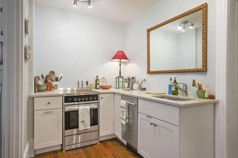 686 Washington St, Brookline, MA 02446 photo 8