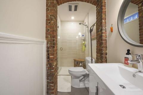 686 Washington St, Brookline, MA 02446 photo 11