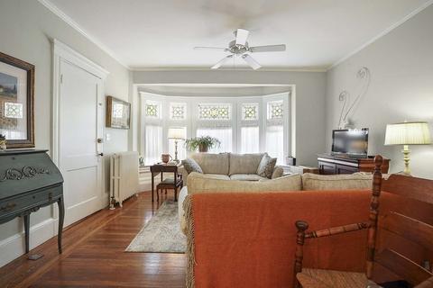 686 Washington St, Brookline, MA 02446 photo 7