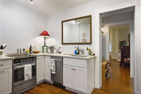 686 Washington St, Brookline, MA 02446 photo 3