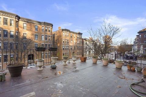 686 Washington St, Brookline, MA 02446 photo 14