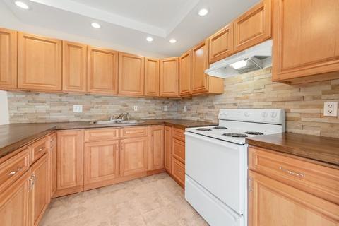 725 Chicopee St, Chicopee, MA 01013 photo 4