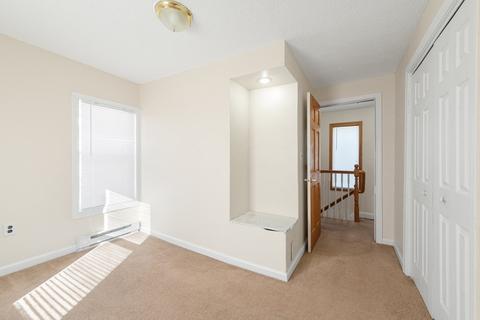 725 Chicopee St, Chicopee, MA 01013 photo 8