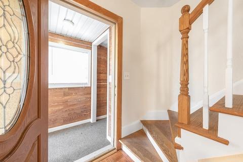 725 Chicopee St, Chicopee, MA 01013 photo 5