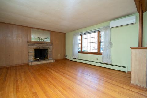 224 Forest Hills Rd, Springfield, MA 01128 photo 6
