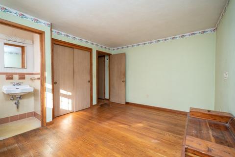 224 Forest Hills Rd, Springfield, MA 01128 photo 17
