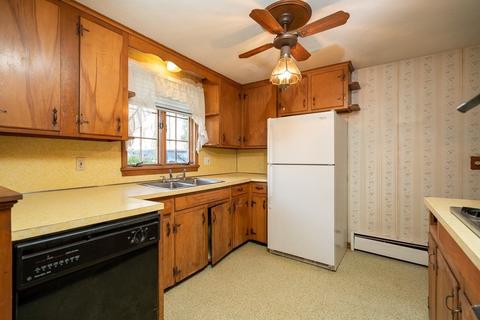 224 Forest Hills Rd, Springfield, MA 01128 photo 10